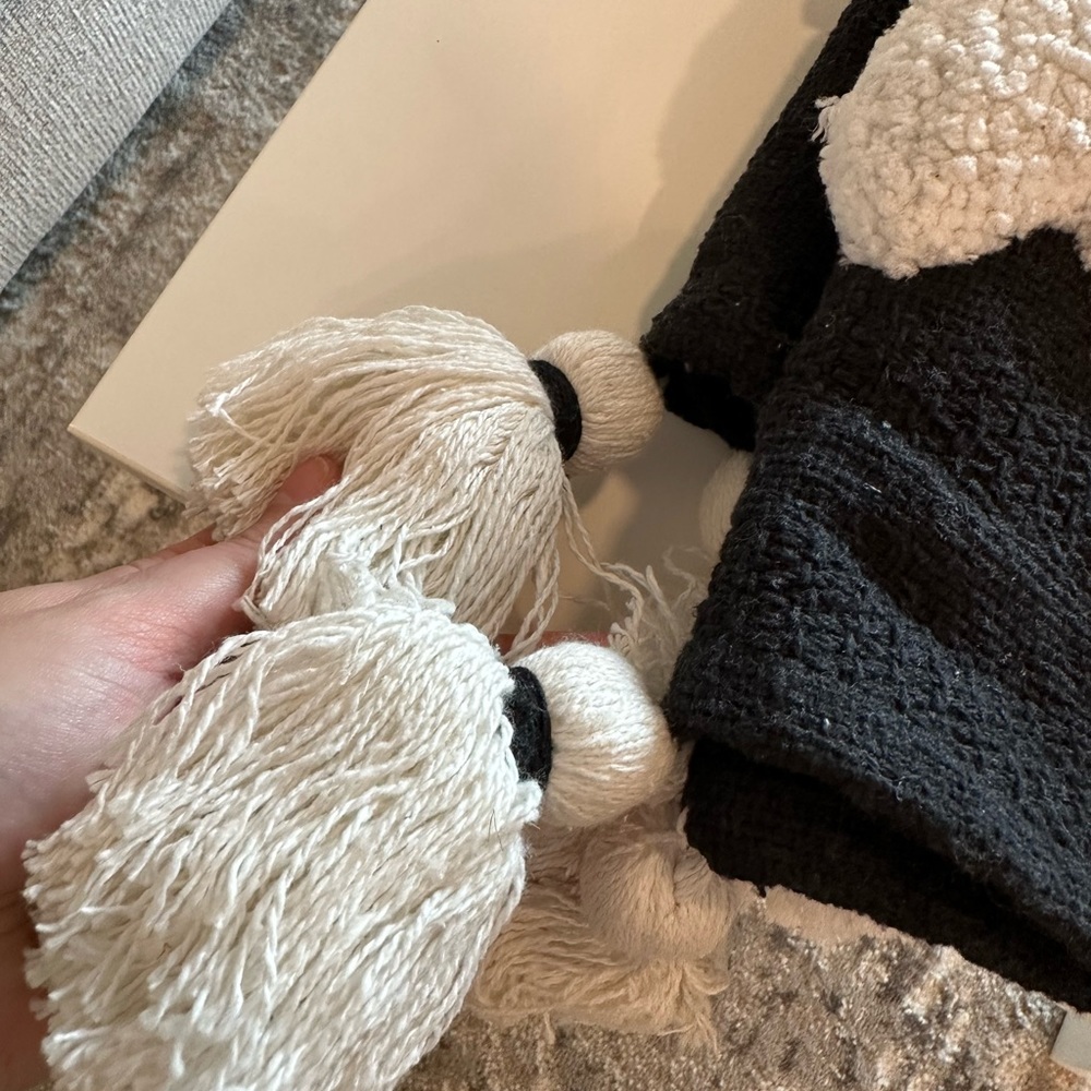NEW Rachel Zoe Halloween 2023 Ghost Throw 👻 - Picture 5 of 5
